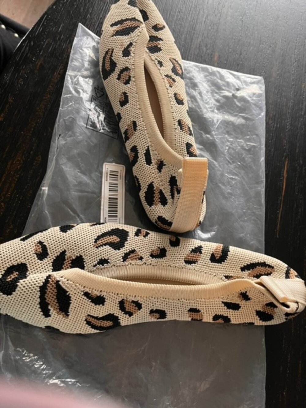 WOMANS ANIMAL PRINT FLATS  SIZE 39